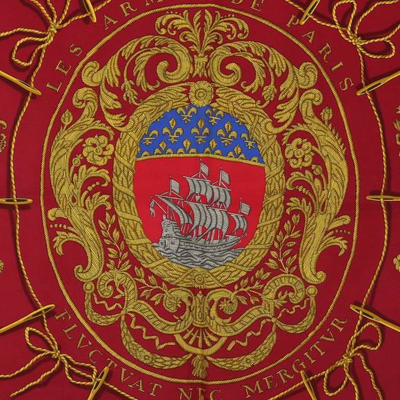 HERMES Carre 90 LES ARMES DE PARIS FLVCTVAT Scarf Silk Red Green Auth bs7738 - Picture 7 of 16